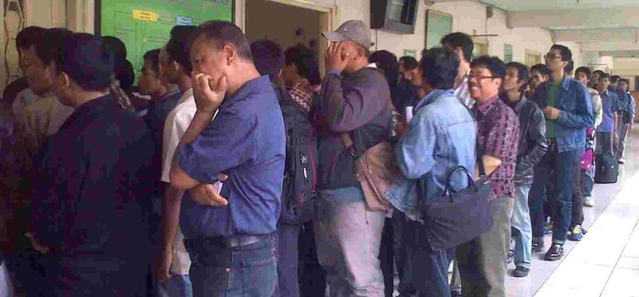 Ribuan Orang Antre Sidang Tilang di PN Jakpus, Calo Panen