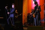 Aksi Glam Rock David Cook