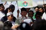 Bachtiar Chamsyah Hirup Udara Bebas