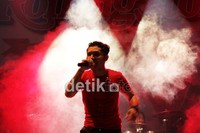 Band yang digawangi Dedy Lisan, Andra Ramadhan dan Stevie Morley Item itu menjagokan lagu Klise di album terbaru mereka. Herianto Batubara/detikHot.