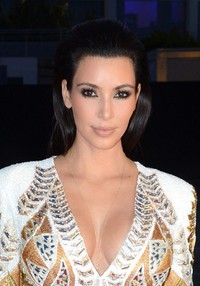 Kim berpose di red carpet premiere Cruel Summer di Festival Film Cannes 2012. Getty Images/Andreas Rentz.