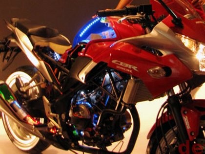 Honda CBR250R Mengeluarkan Bau Tidak Sedap