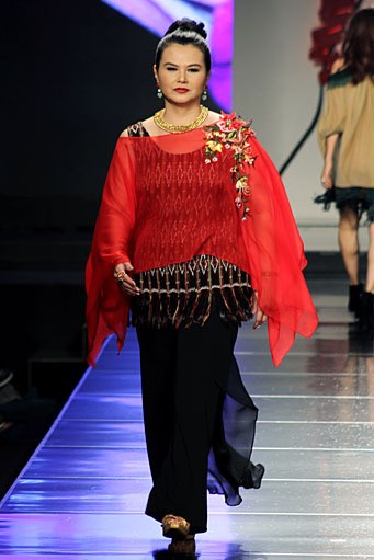 Musa Widyatmodjo The Flobamora Indone[she]aku Jakarta Fashion & Food Festival 2012 at Ballroom Hotel Harris. Kelapa Gading. Jakarta. [Foto: Mohammad Abduh/Wolipop]