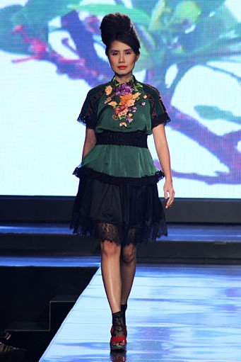 Musa Widyatmodjo The Flobamora Indone[she]aku Jakarta Fashion & Food Festival 2012 at Ballroom Hotel Harris. Kelapa Gading. Jakarta. [Foto: Mohammad Abduh/Wolipop]