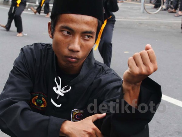 Pendekar Silat Unjuk Gigi