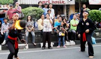 Pawai Silat Tradisi yang di selenggarakan Paseduluran Angkringan Silat Yogyakarta merupakan wadah komunikasi antar pesilat dari berbagai perguruan seni bela di Yogyakarta dan sekitarnya.Bagus Kurniawan/detikcom