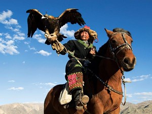Melihat Aksi Elang Perkasa di Mongolia 