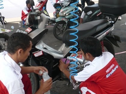4.000 Motor Lebih Ganti Oli Gratis, Bukukan Rekor MURI