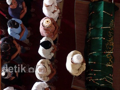 Lazuardi Korban Pengeroyokan di GBK Disalatkan