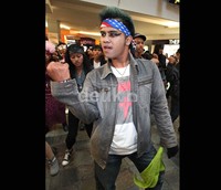 Para Little Monster menyatakan kecewa berat dan tetap berharap Lady Gaga tetap bisa manggung.
