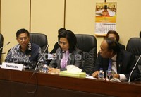 Ketua Komisi V Yasti Soepredjo Mokoagow mempin rapat tragedi sukhoi di komplek parlemen Senayan Jakarta. (Ramses/detikcom)