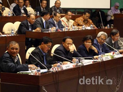 Menhub dan Komisi V Bahas Sukhoi Naas