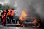 Taksi Terbakar di Tol Cawang