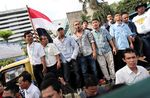 Pentungan & Lempar Batu, Kampus Trisakti Tegang