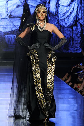 Denny Wirawan KILIMOLOGY. Jakarta Fashion & Food Festival 2012 at Ballroom Hotel Harris. Kelapa Gading. Jakarta. [Photo: Mohammad Abduh/Wolipop]