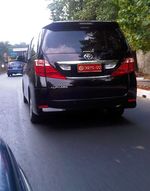 Mobil Mewah Berpelat TNI