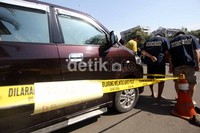 Selain sepeda motor, Polres Jakarta Utara juga mengamankan 2 unit mobil.