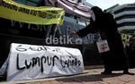 6 Tahun Lapindo, Wisma Bakrie Didemo