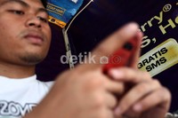 Skema baru SMS interkoneksi yang berbasis biaya akan berlaku bulan Juni 2012 alias bulan depan.