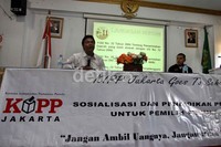 Komite Independen Pemantau Pemilu (KIPP) mensosialisasikan Pilkada DKI di Sekolah MAN 3, Rawasari, Jakarta.