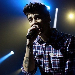 Syuting Video Klip, Zayn Malik 1D Kecelakaan Skuter