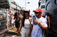 Nicole bersama sang kekasih Lewis Hamilton. Getty Images/Paul Gilham.