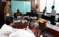 Rapat direksi tersebut yang dipimpin oleh Direktur Utama PLN, Nur Pamudji dan diikuti oleh seluruh jajaran Direksi PLN. Rapat membahas sejumlah perkembangan korporasi PLN. (Humas PLN)