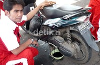 Sebanyak 1.652 motor matik diganti olinya secara gratis dalam acara yang bertajuk Pertamina Enduro SPIRIT (Spontan Irit) Enduro Matic Sehidup Sematic. Dadan Kuswaraharja/detikOto.