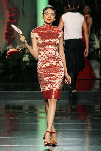 Priyo Oktaviano Palais Royal. Jakarta Fashion & Food Festival 2012. INNOFASHION at Ballroom Hotel Harris Kelapa Gading. Jakarta. [Foto: Mohammad Abduh/Wolipop]