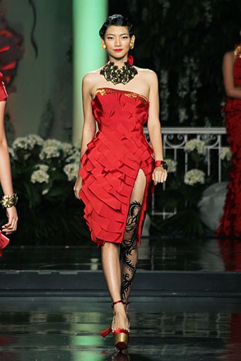 Priyo Oktaviano Palais Royal. Jakarta Fashion & Food Festival 2012. INNOFASHION at Ballroom Hotel Harris Kelapa Gading. Jakarta. [Foto: Mohammad Abduh/Wolipop]