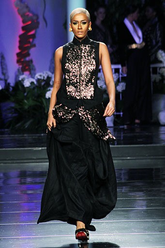 Priyo Oktaviano Palais Royal. Jakarta Fashion & Food Festival 2012. INNOFASHION at Ballroom Hotel Harris Kelapa Gading. Jakarta. [Foto: Mohammad Abduh/Wolipop]