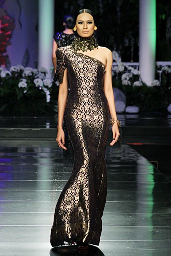 Priyo Oktaviano Palais Royal. Jakarta Fashion & Food Festival 2012. INNOFASHION at Ballroom Hotel Harris Kelapa Gading. Jakarta. [Foto: Mohammad Abduh/Wolipop]