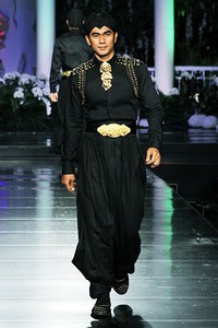 Priyo Oktaviano Palais Royal. Jakarta Fashion & Food Festival 2012. INNOFASHION at Ballroom Hotel Harris Kelapa Gading. Jakarta. [Foto: Mohammad Abduh/Wolipop]