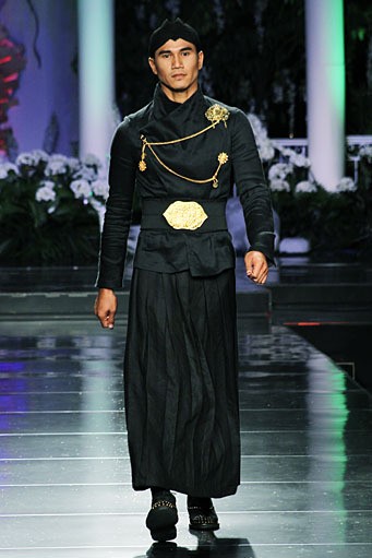 Priyo Oktaviano Palais Royal. Jakarta Fashion & Food Festival 2012. INNOFASHION at Ballroom Hotel Harris Kelapa Gading. Jakarta. [Foto: Mohammad Abduh/Wolipop]