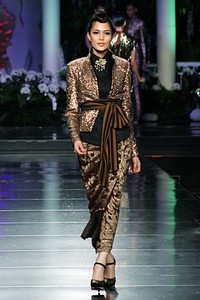 Priyo Oktaviano Palais Royal. Jakarta Fashion & Food Festival 2012. INNOFASHION at Ballroom Hotel Harris Kelapa Gading. Jakarta. [Foto: Mohammad Abduh/Wolipop]