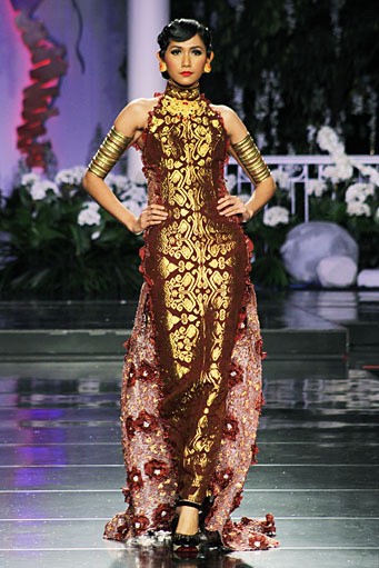 Priyo Oktaviano Palais Royal. Jakarta Fashion & Food Festival 2012. INNOFASHION at Ballroom Hotel Harris Kelapa Gading. Jakarta. [Foto: Mohammad Abduh/Wolipop]