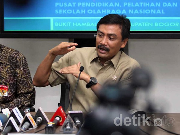 Menpora Persilahkan KPK Usut Proyek Hambalang