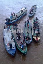 Tuntut Kuota BBM, Warga Blokir Sungai Mahakam