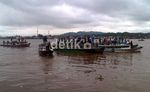 Tuntut Kuota BBM, Warga Blokir Sungai Mahakam