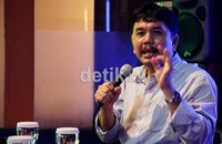 Menurut Ketua Dewan Direktur Sabang Merauke Circle, Syahganda Nainggolan ajakan hemat energi tidak efektif karena tidak menyelesaikan  masalah. Pemerintah yang tidak bisa mengelola, kenapa rakyat yang perlu berhemat, kata Syahganda.