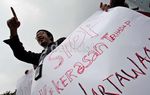 Digebuk Oknum Marinir, Jurnalis Protes Keras