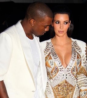 Kanye West Satu Kamar dengan Rihanna, Kim Kardashian Cemburu