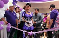 Sukses dengan bisnis batubara, aktris Julia Perez pun terus mengembangkan sayapnya. Kini, ia membuka restoran cepat saji bernama Jupe Fried Chicken (JFC) di Bandung, Jawa Barat. Herianto Batubara/detikHot.