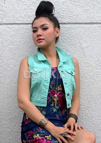 Vicky tak perlu memakai pakaian serba terbuka agar terlihat seksi. Gusmun/detikHot.