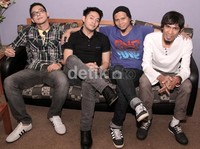 Seharusnya mereka sudah merilis nama dan album baru jika saja Ariel tidak terganjal kasus video porno. Herianto Batubara/detikHot.