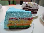 Nikmatnya Rainbow Cake, Si Dessert Cantik Lezat!