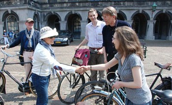 Kring-kring, Pit-pitan untuk Persahabatan RI-Belanda