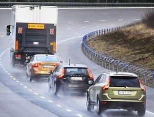 Volvo Tes Mobil Tanpa Pengemudi di Jalan Umum