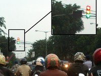 Lampu merah, kuning, hijau. Kenapa saya sebut seperti itu? Karena ketiganya menyala bersamaan. (Foto Arief Dwi Cahyo)