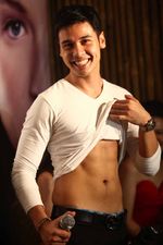 Perut Six Pack Chico Jericho